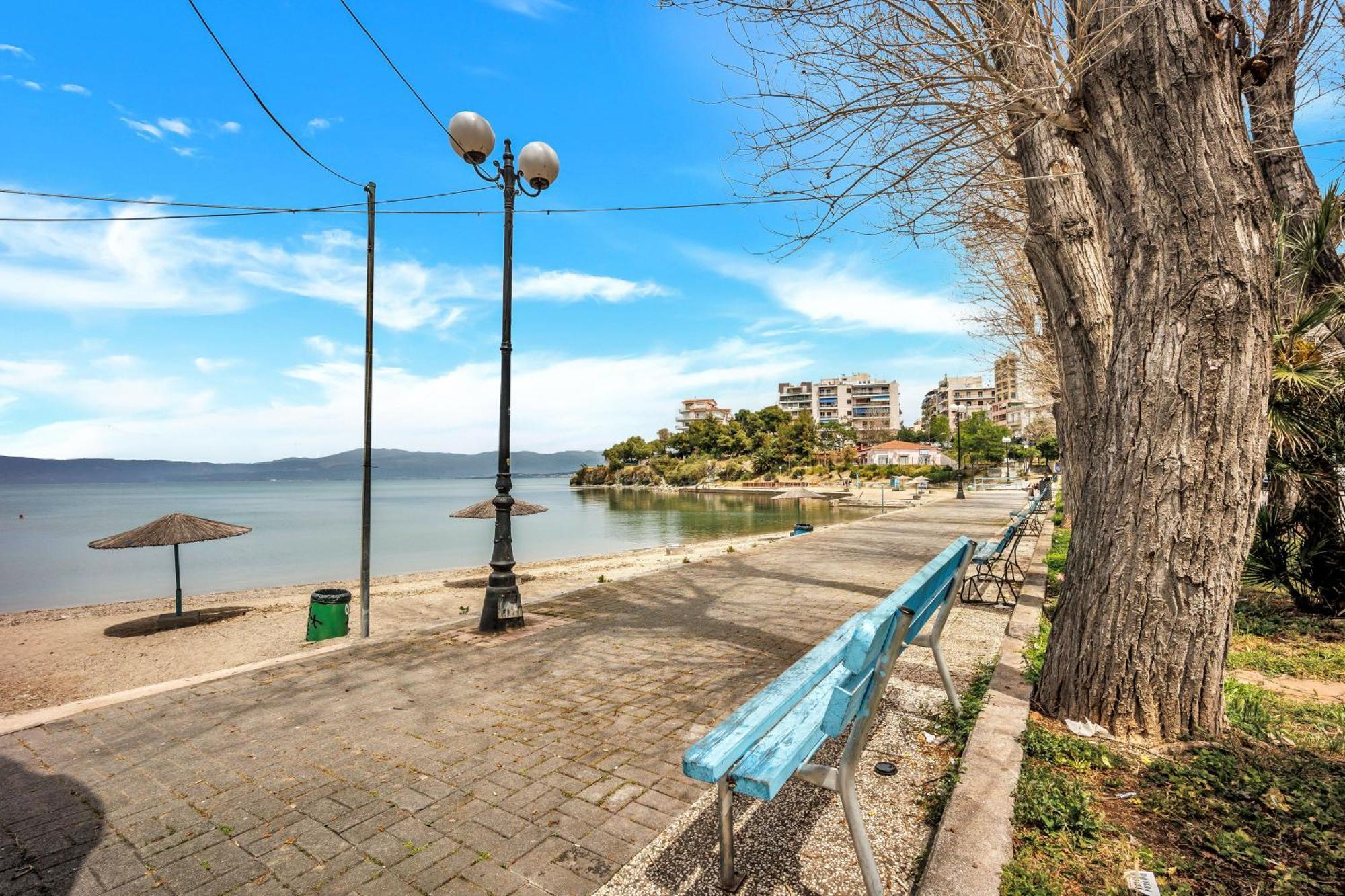 Fabulous Central Apartment Close To The Sea! Chalkís Buitenkant foto