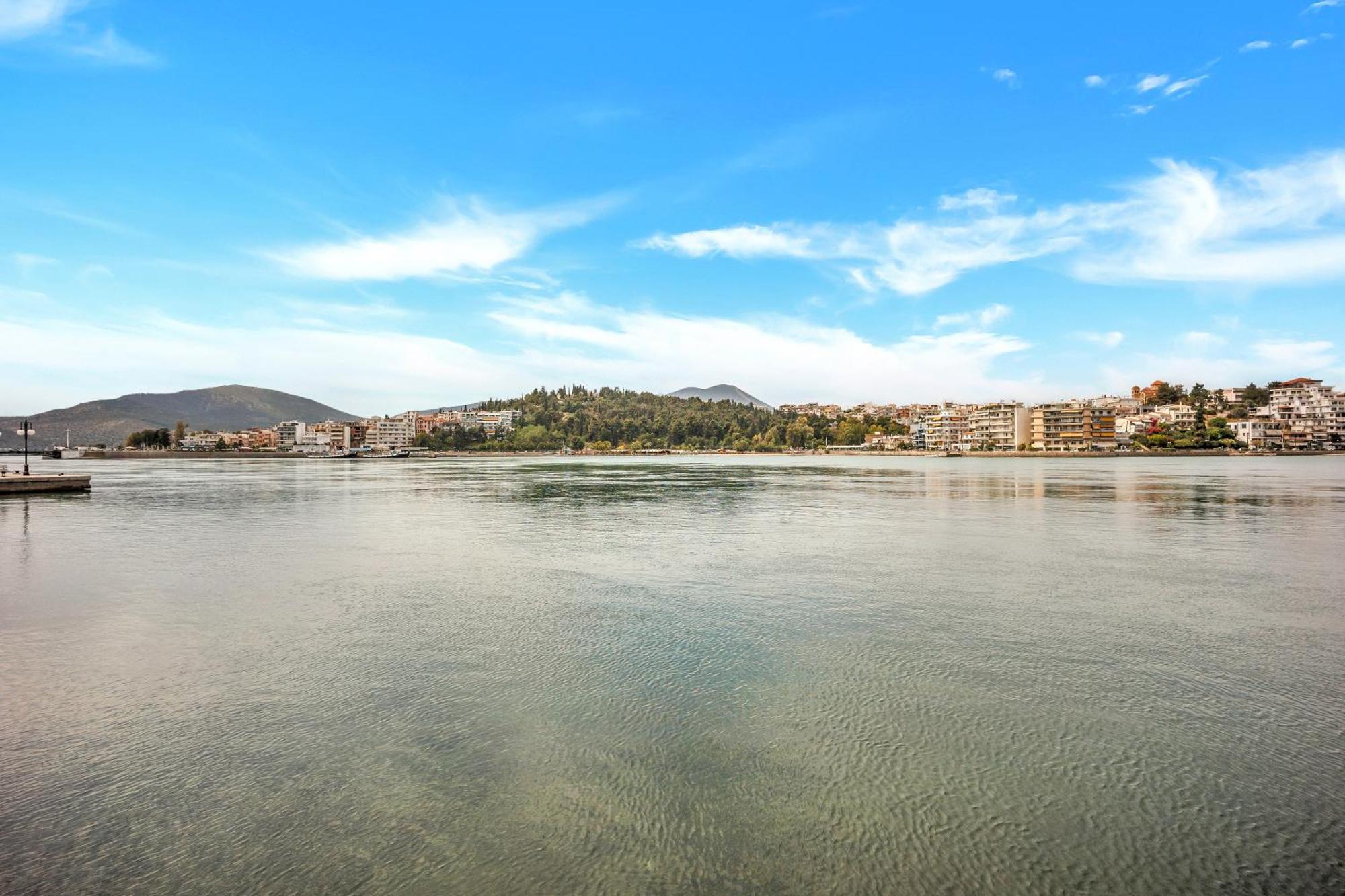 Fabulous Central Apartment Close To The Sea! Chalkís Buitenkant foto