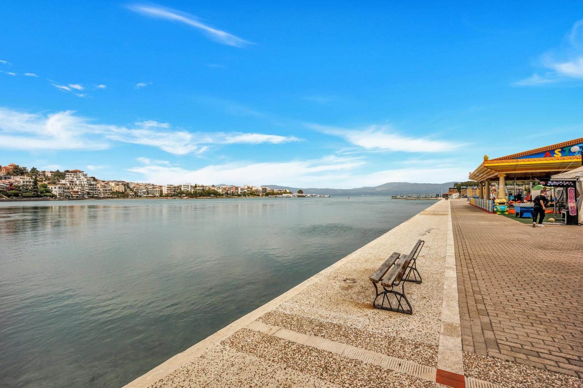Fabulous Central Apartment Close To The Sea! Chalkís Buitenkant foto